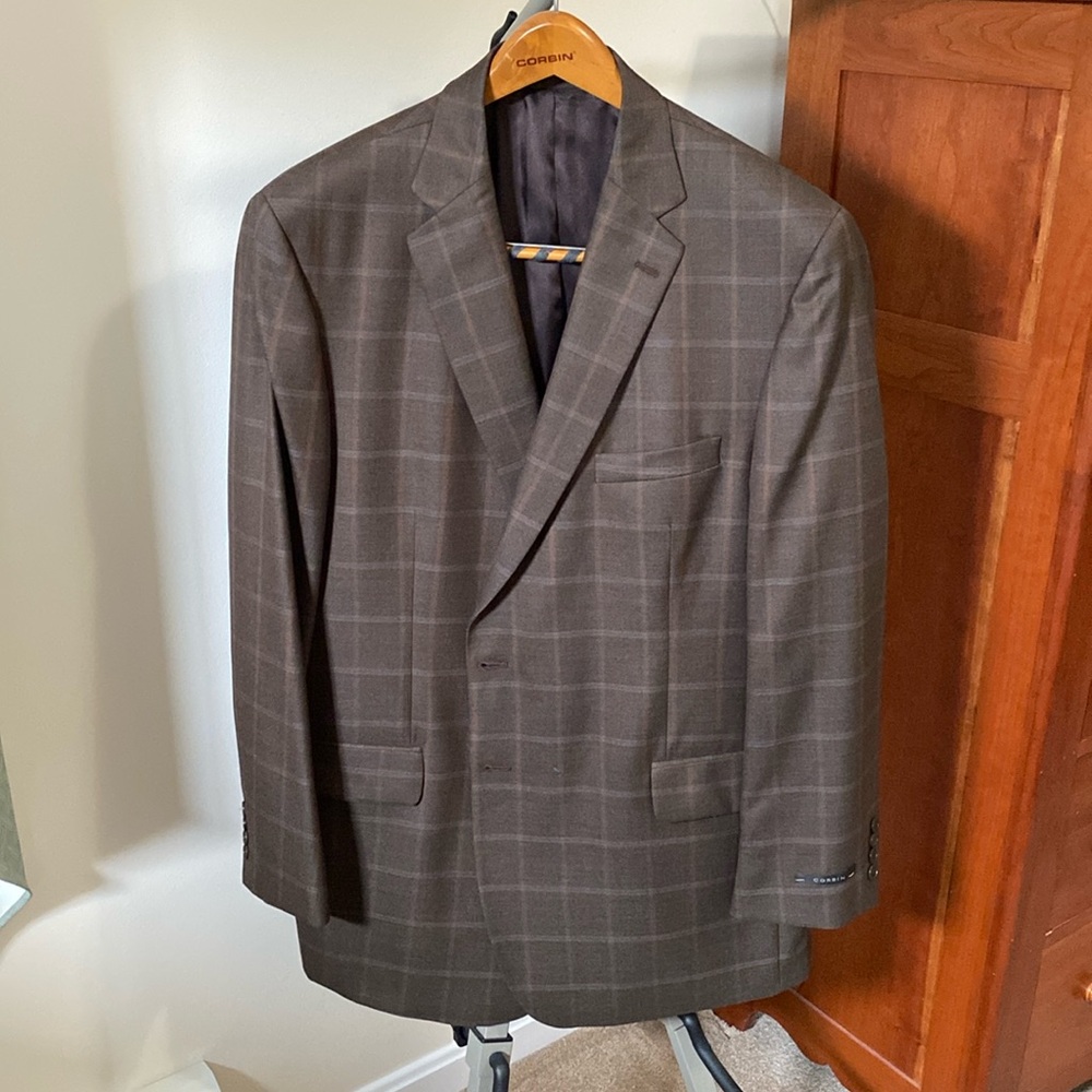 Corbin brown window pane sport coat. 100% worsted wool. 48 Long. New with tags.